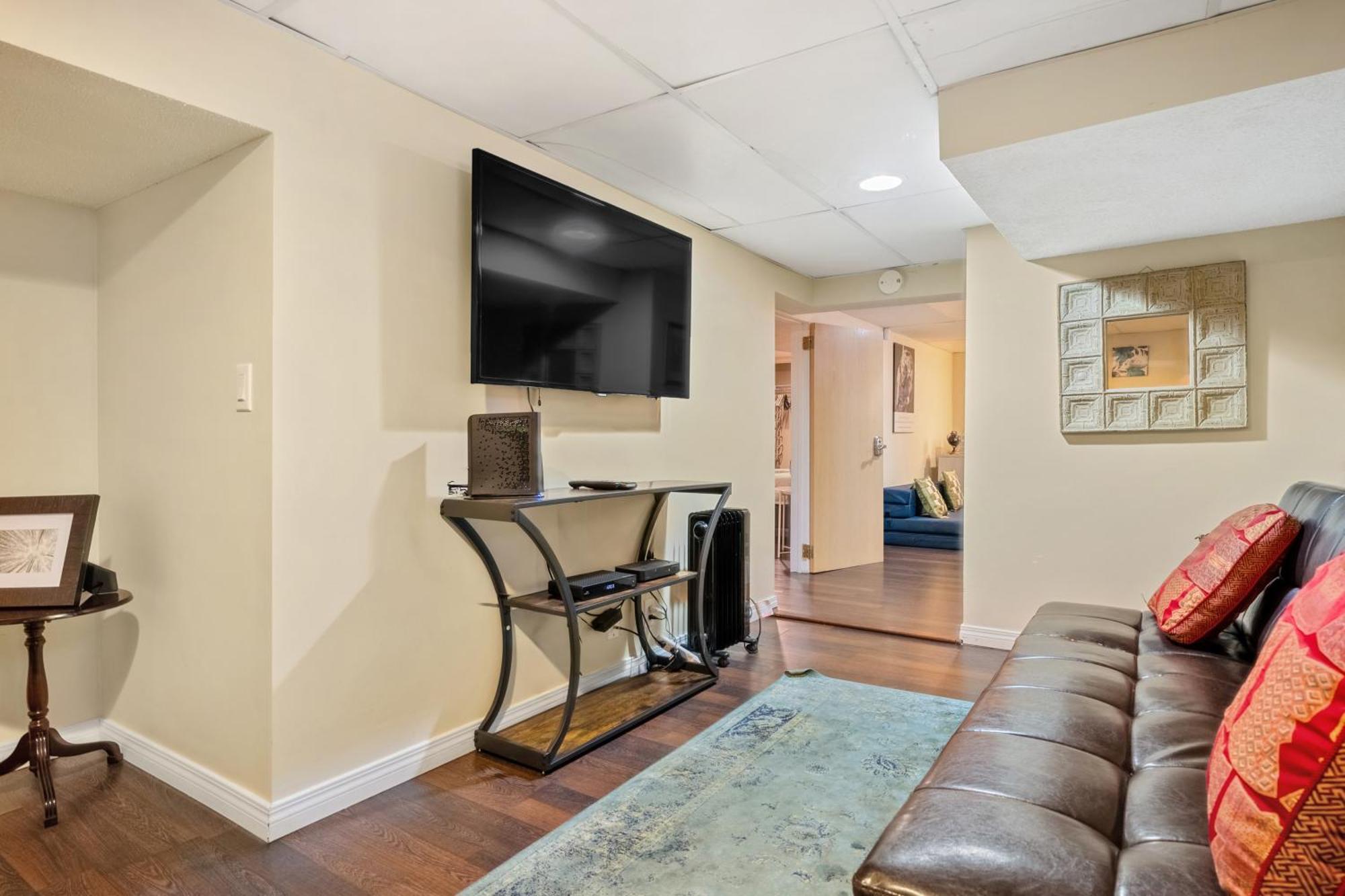 Crescent Heights Haus Homestay Calgary